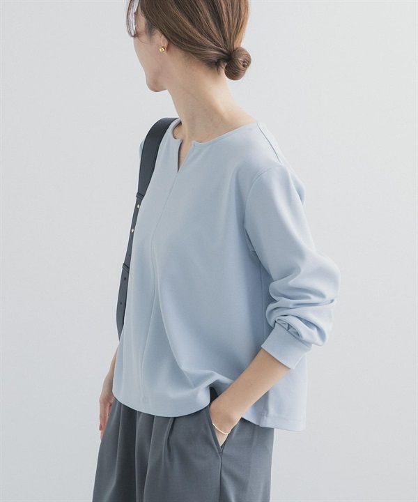 UR TECH V字領緣套衫