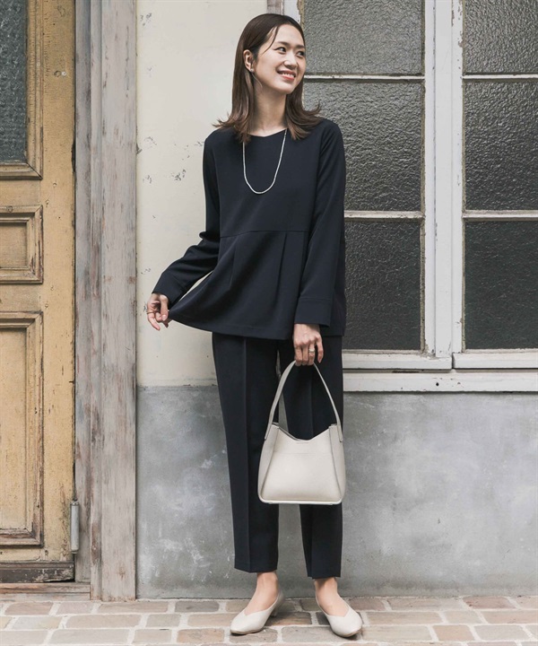 【成套組合】荷葉下襬上衣 × 錐形褲