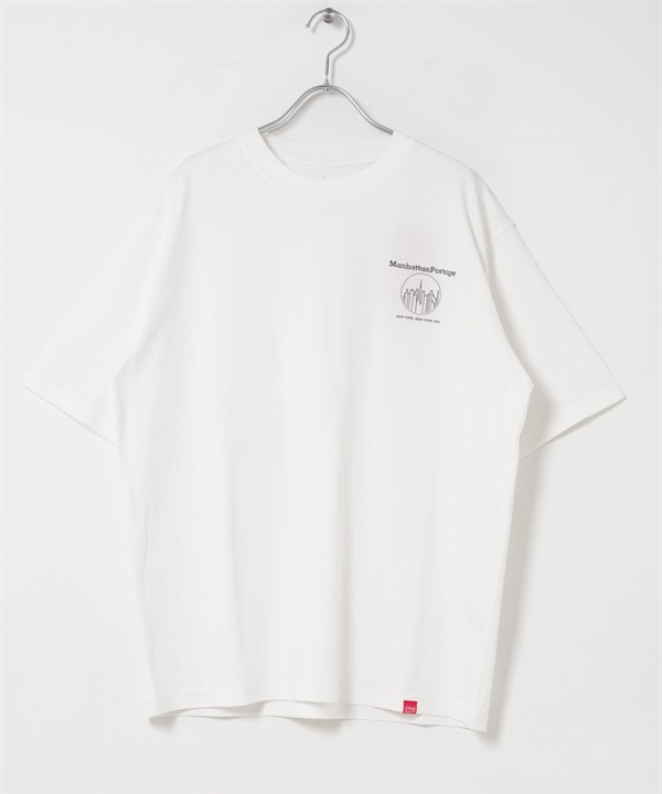 【別注】MANHATTAN PORTAGE 印花T恤(米色-M-OFF WHITE)