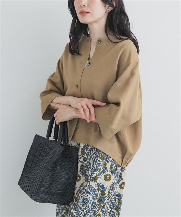 無領背面碎褶罩衫