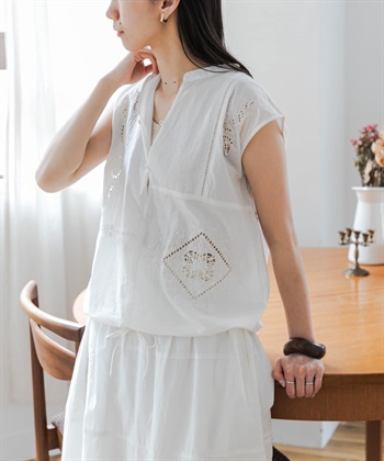 拼接刺繡套衫