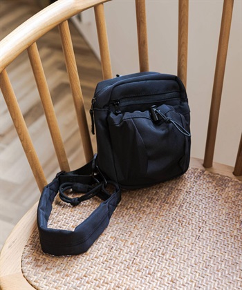 小巧多口袋肩背包