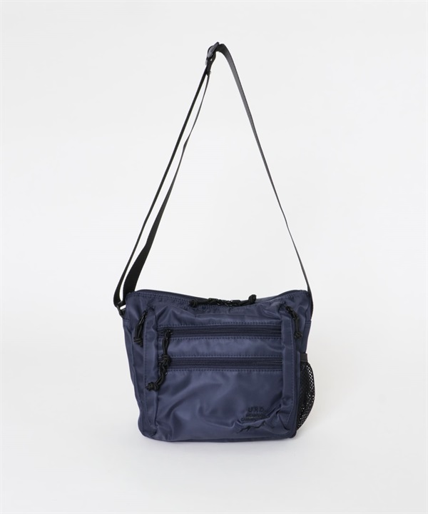 URD / 防潑水多口袋肩背包(藏青色-one-NAVY)