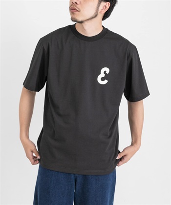 UR TECH COOL涼感E字LOGO印花T恤