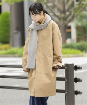 EKAL / 防潑水填充立領大衣