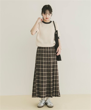 凹凸花紋針織衫