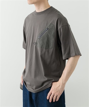 拉鍊口袋拼接圓領T恤