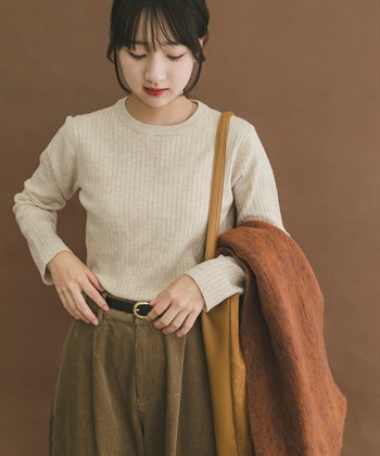 可機洗柔軟圓領羅紋針織衫