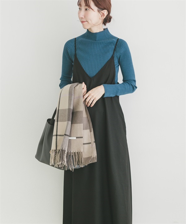 仿羊毛細肩帶洋裝