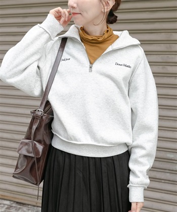 半拉鍊刺繡休閒上衣