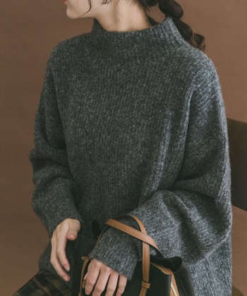 柔軟瓶型領針織衫