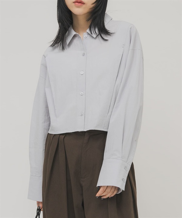 下擺打褶短版襯衫