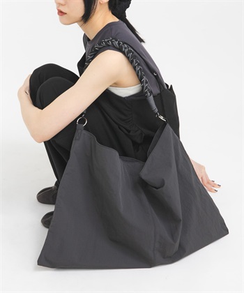 繩編設計尼龍肩背包