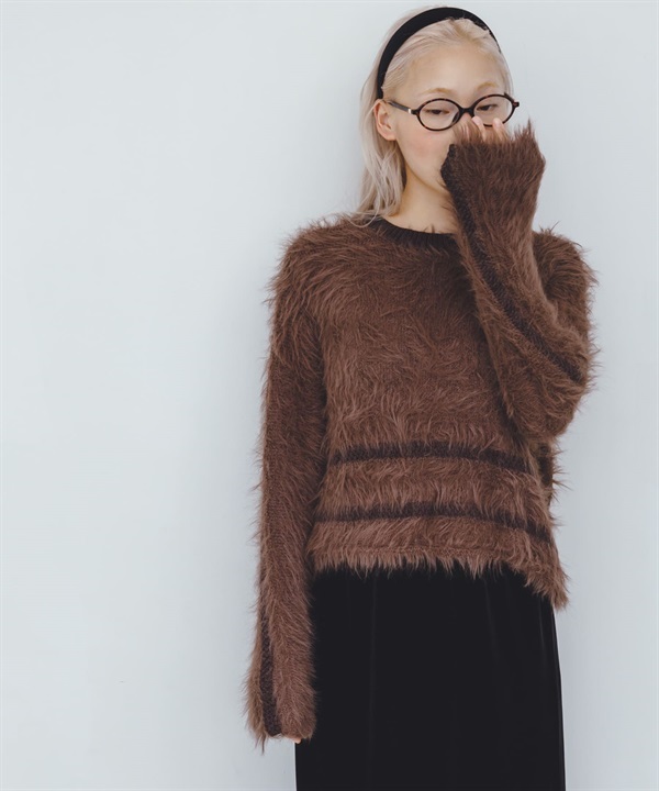 線條設計絨毛針織衫