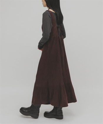 蜜桃絨百褶洋裝