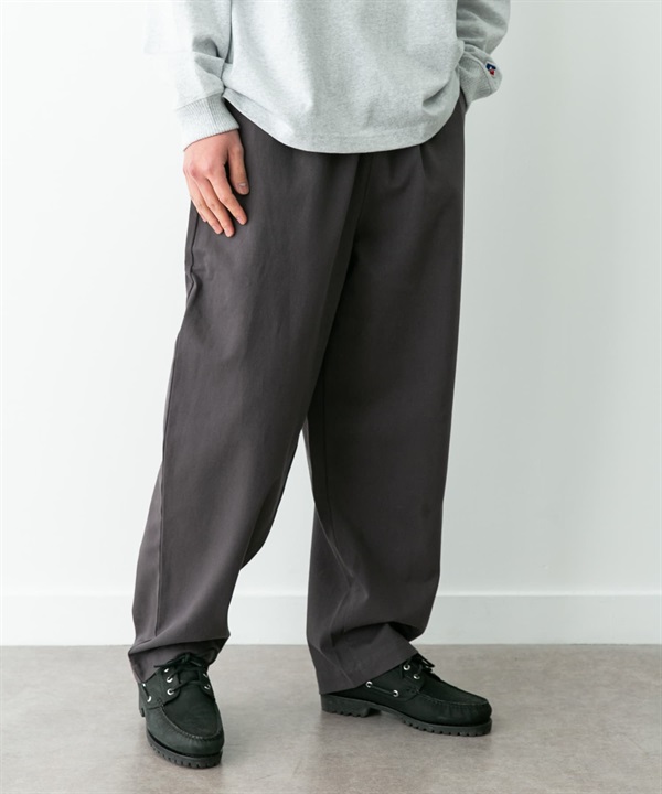 基本寬版輕便奇諾褲