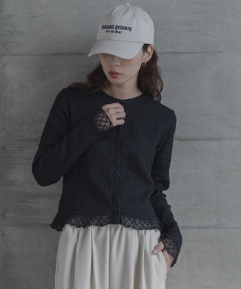 蕾絲抽褶縫荷葉邊上衣