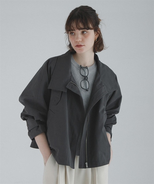 防潑水背面傘狀立領大衣