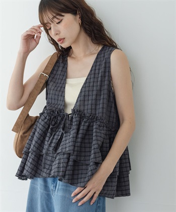 泡泡紗格紋荷葉下襬背心罩衫