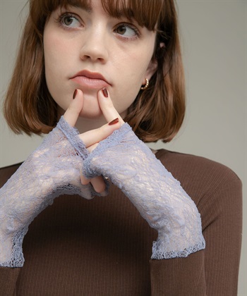 蕾絲袖層次感T恤