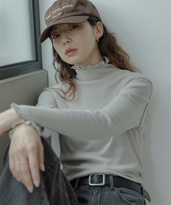 UR TECH 蓄熱高領捲邊套衫