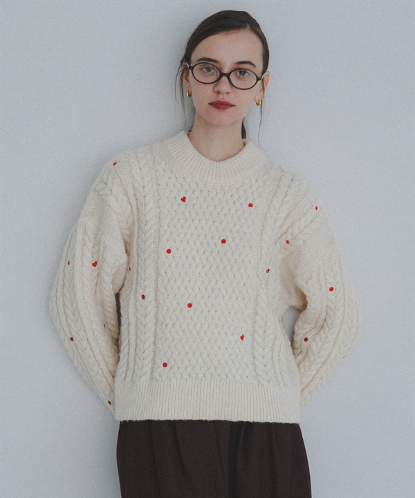 刺繡麻花針織衫