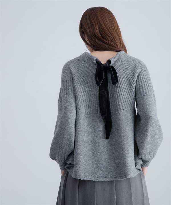 背面蝴蝶結針織衫