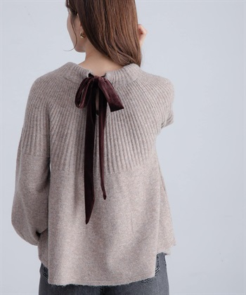 背面蝴蝶結針織衫
