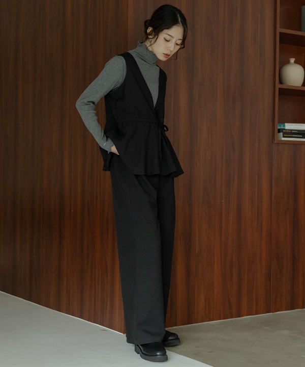 荷葉下襬連身褲