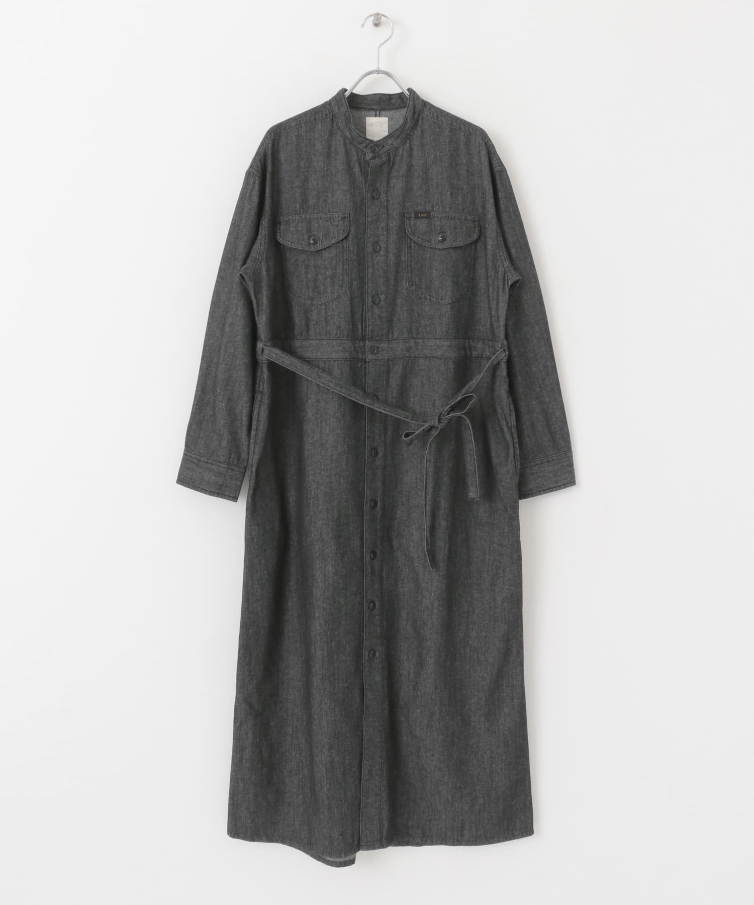 【別注】Lee × ROSSO 腰帶設計牛仔洋裝(黑色-FREE-BLACK)