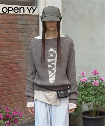 OPEN YY / BADGE APPLIQUÉ KNIT PULLOVER