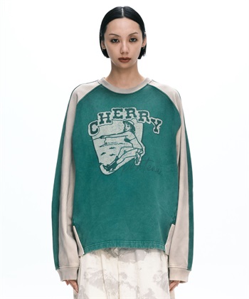 Plateau Studio / Cherry crew neck 