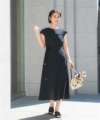 UR TECH DRYLUXE 口袋設計洋裝