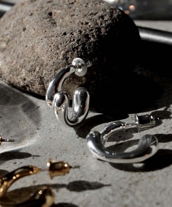 Soierie / Dripping hoop pierce