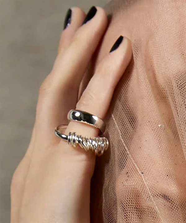 Soierie / Infinity coil cuff ring