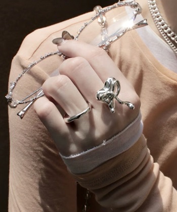 Soierie / Distort ribbon w ring