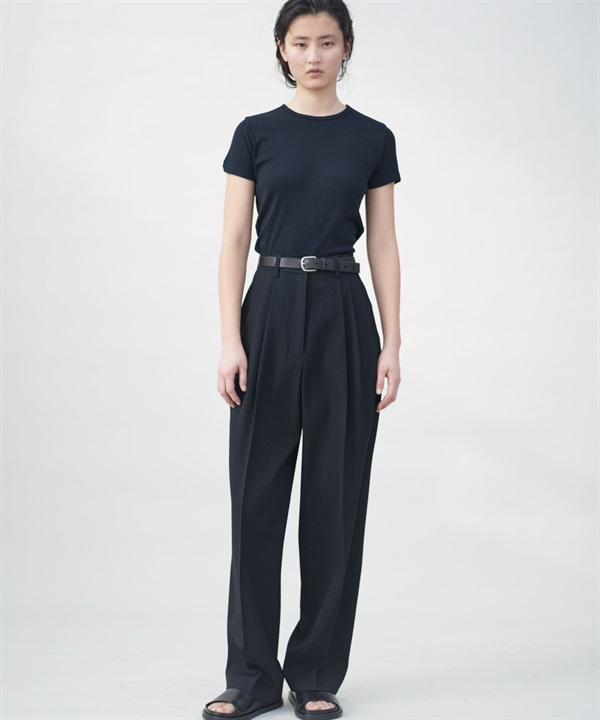 new basic 可機洗美麗諾羊毛合身T恤