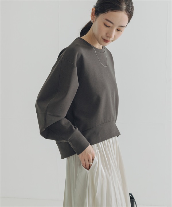 蓬袖空氣層上衣