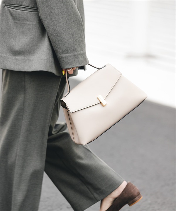 掀蓋設計手提包