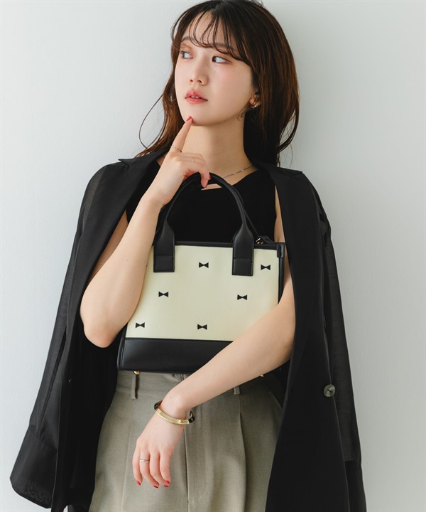 蝴蝶結刺繡方包