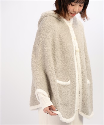 URBAN RESEARCH 柔軟毛絨斗篷