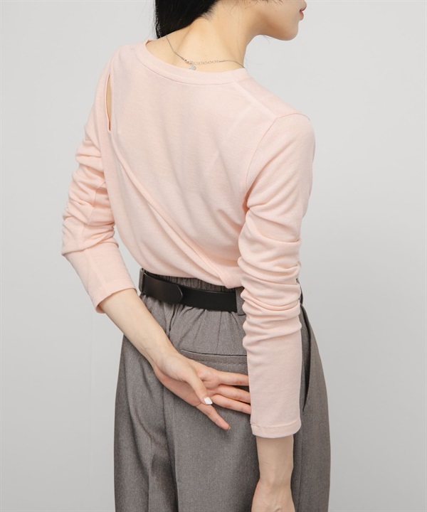 背面挖空設計透膚羅紋上衣