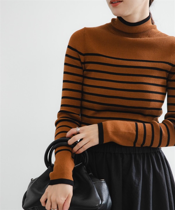 UR TECH 高領羅紋針織衫