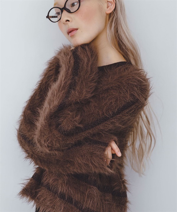 線條設計絨毛針織衫