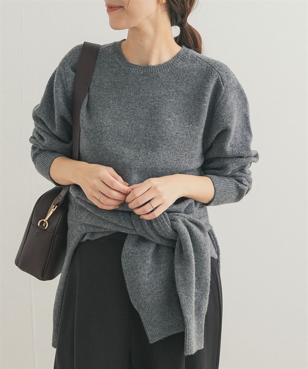 羊毛合身圓領針織衫