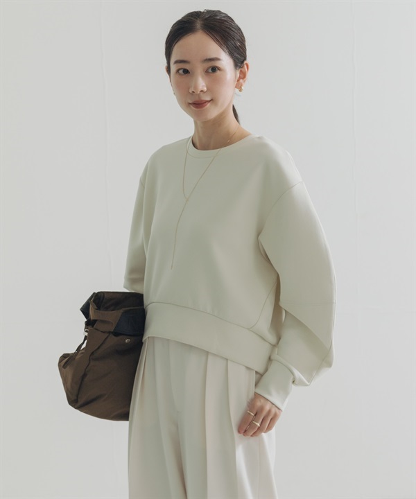 蓬袖空氣層上衣