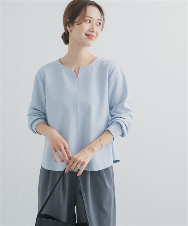 UR TECH V字領緣套衫