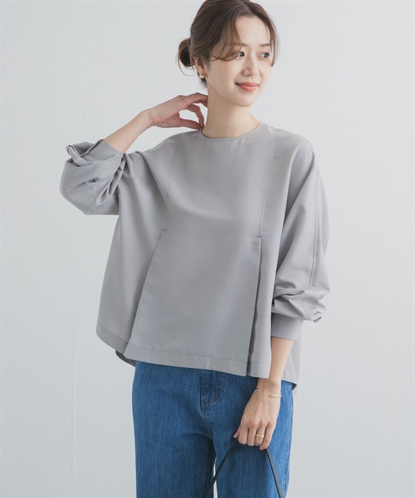 打褶傘狀下襬罩衫