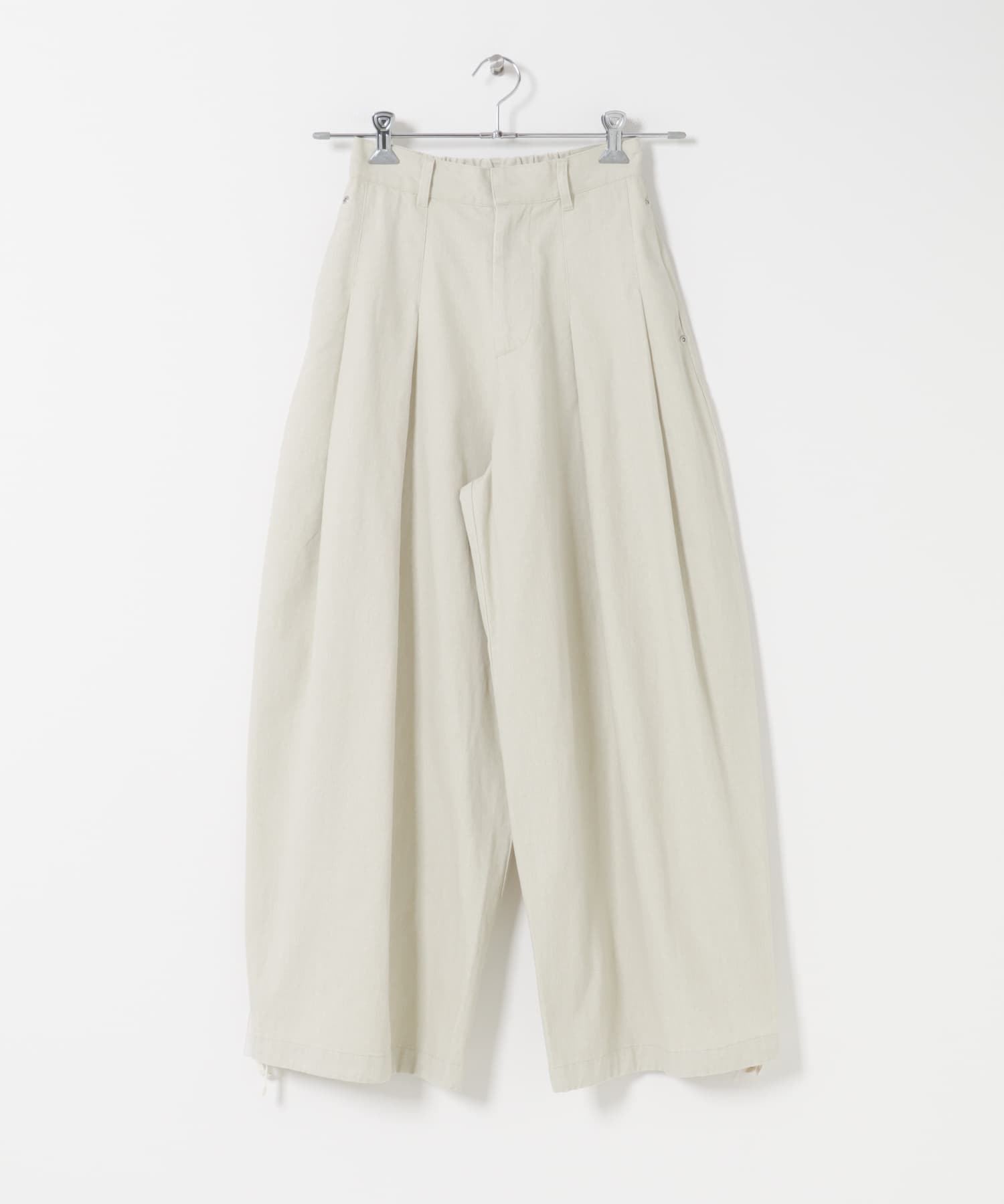 仿舊感打褶寬褲