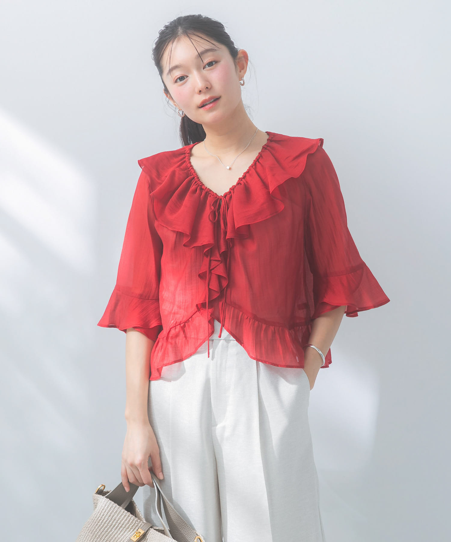 透膚荷葉邊罩衫